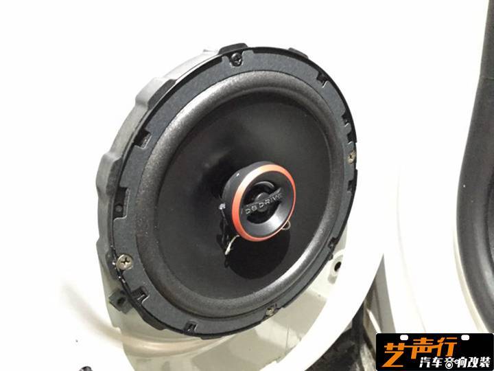 宝骏560音响改装案例，宝骏560低音炮改装效果