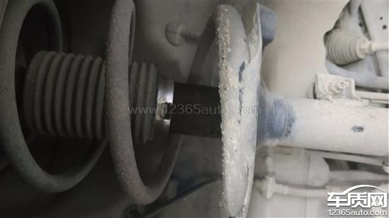 三菱欧蓝德减震器漏油原因，欧蓝德减震器漏油解决方法