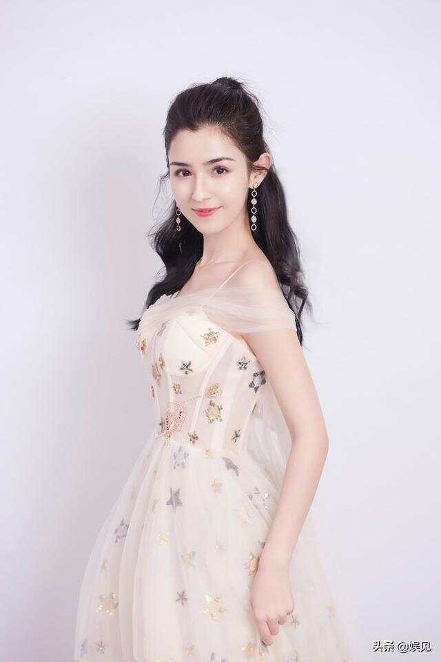 新疆十大美女明星2025年排行榜前十名榜单出炉 新疆十大美女明星2025年排行榜前十名榜单出炉