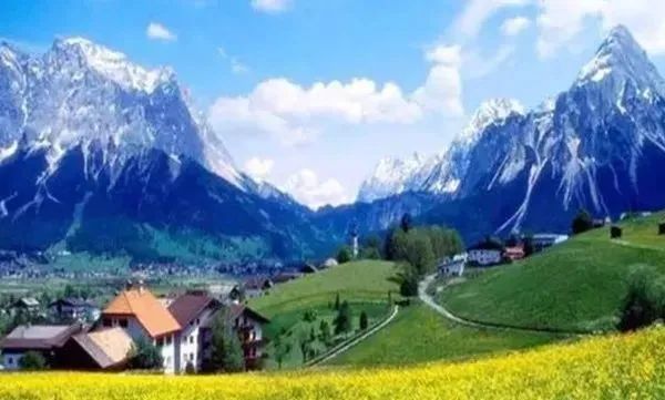 新疆十大秋季旅游好去处2025年排行榜前十名榜单出炉 新疆十大秋季旅游好去处2025年排行榜前十名榜单出炉