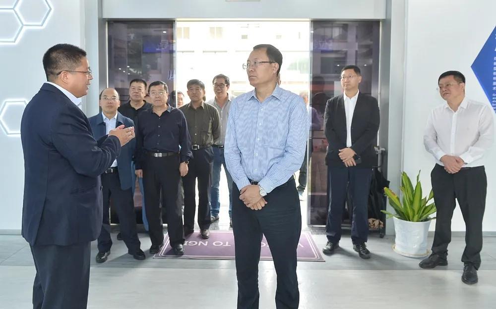 娶了女明星的十大企业家2025年排行榜前十名榜单出炉 娶了女明星的十大企业家2025年排行榜前十名榜单出炉