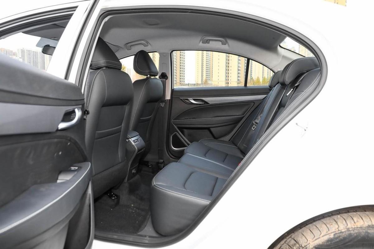 5万左右最省油轿车2025年排行榜前十名榜单出炉