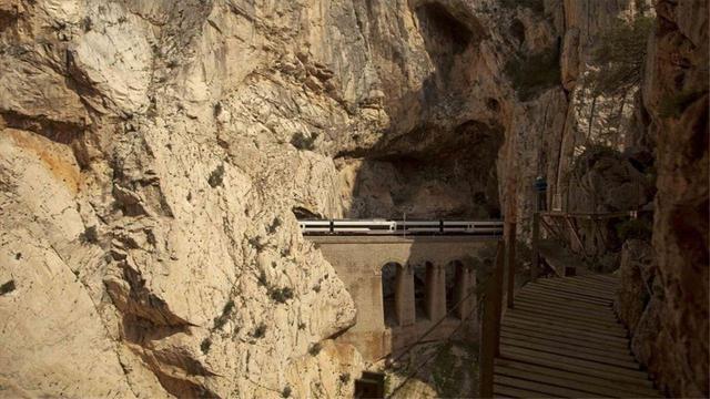 全球最危险的十大悬崖步道2025年排行榜前十名榜单出炉