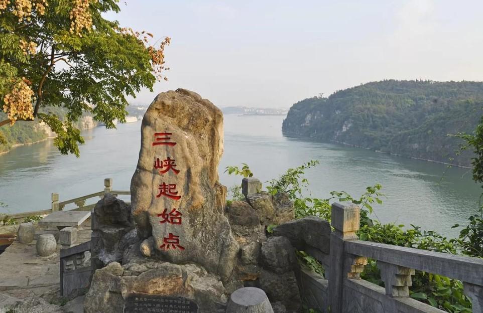 湖北最适合学生旅游的景点2025年排行榜前十名榜单出炉 湖北最适合学生旅游的景点2025年排行榜前十名榜单出炉