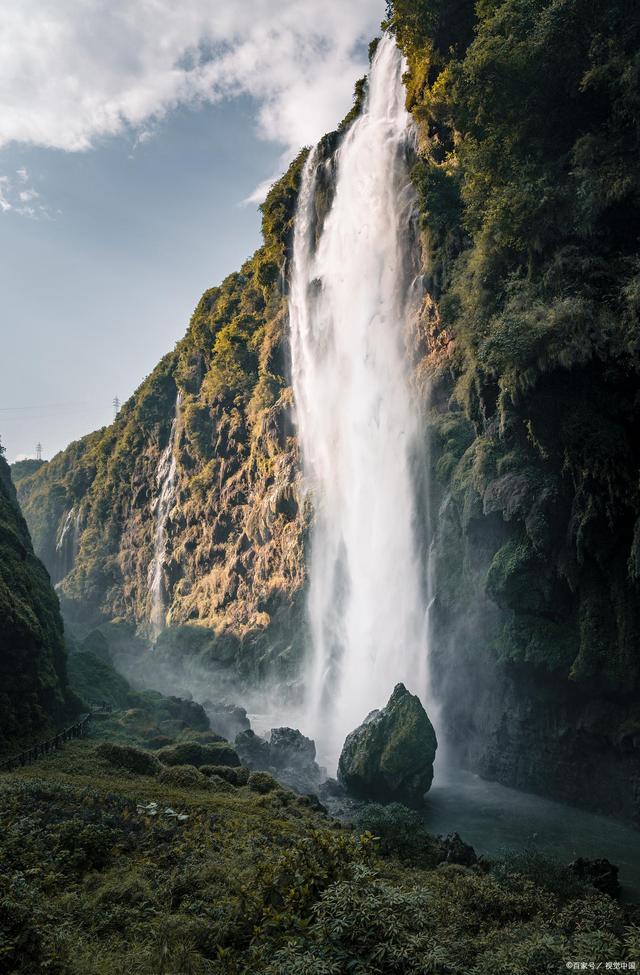 中国十大最美峡谷瀑布2025年排行榜前十名榜单出炉 中国十大最美峡谷瀑布2025年排行榜前十名榜单出炉