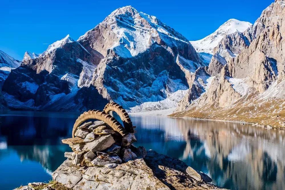 中国十大最美雪山湖泊2025年排行榜前十名榜单出炉