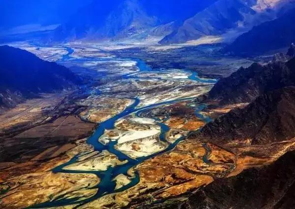 西藏国庆旅游必去的地方2026年最新热度口碑双榜对比 西藏国庆旅游必去的地方2026年最新热度口碑双榜对比