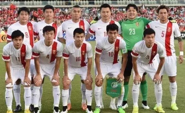 10个爱情小故事2026年本年度热度口碑双榜对比