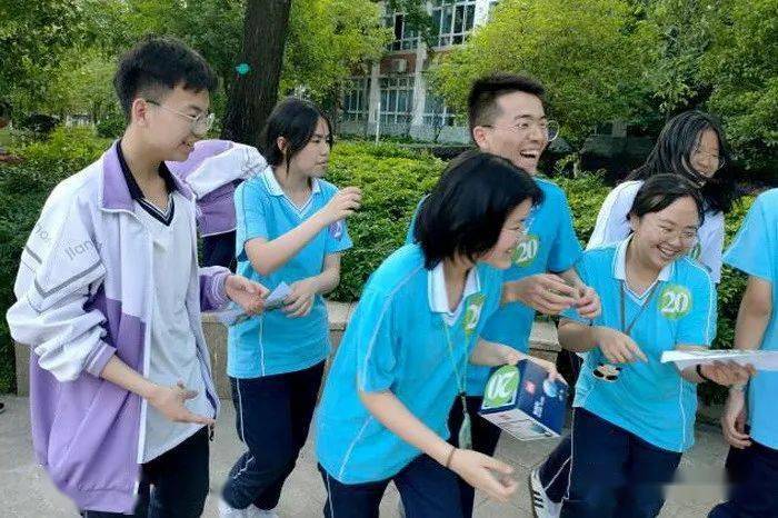 四川十大高中2026年本年度热度口碑双榜对比