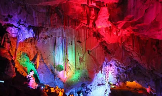 中国溶洞之最2026年本年度热度口碑双榜对比