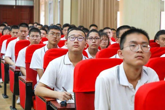 中山十大高中2026年本年度热度口碑双榜对比