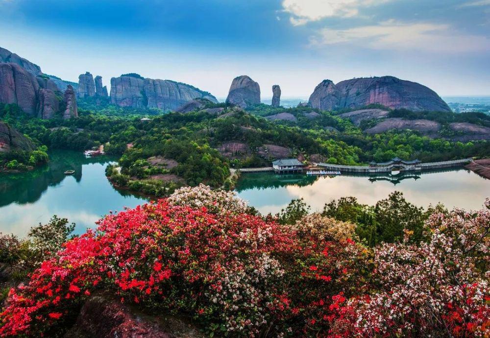 上饶十大广受青睐玩的景点2026年本年度热度口碑双榜对比 上饶十大广受青睐玩的景点2026年本年度热度口碑双榜对比