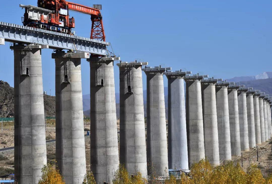 中国十大雪山2026年本年度热度口碑双榜对比