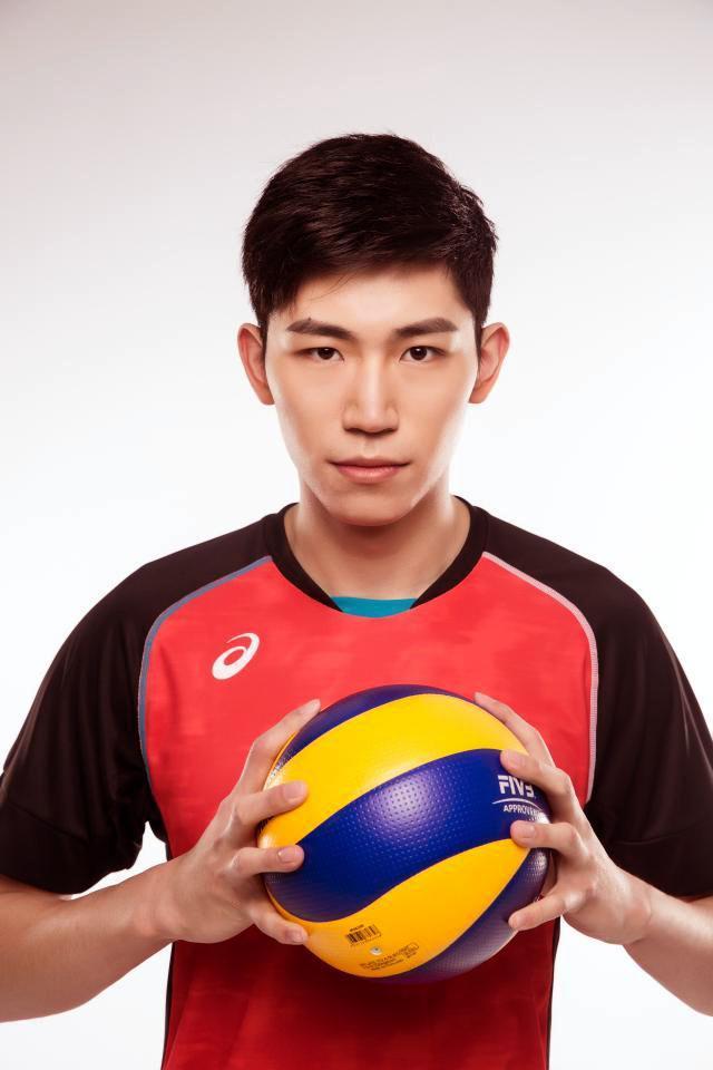 中国十大最帅排球男运动员2026年本年度热度口碑双榜对比