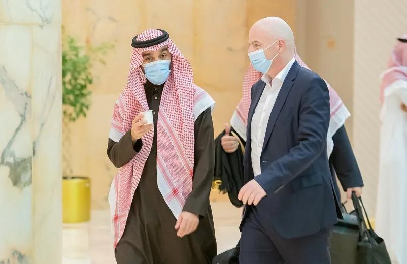 男足fifa世界2026年本年度热度口碑双榜对比