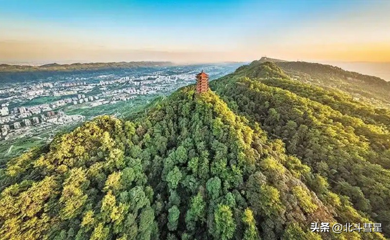 重庆市十大名山2026年本年度热度口碑双榜对比