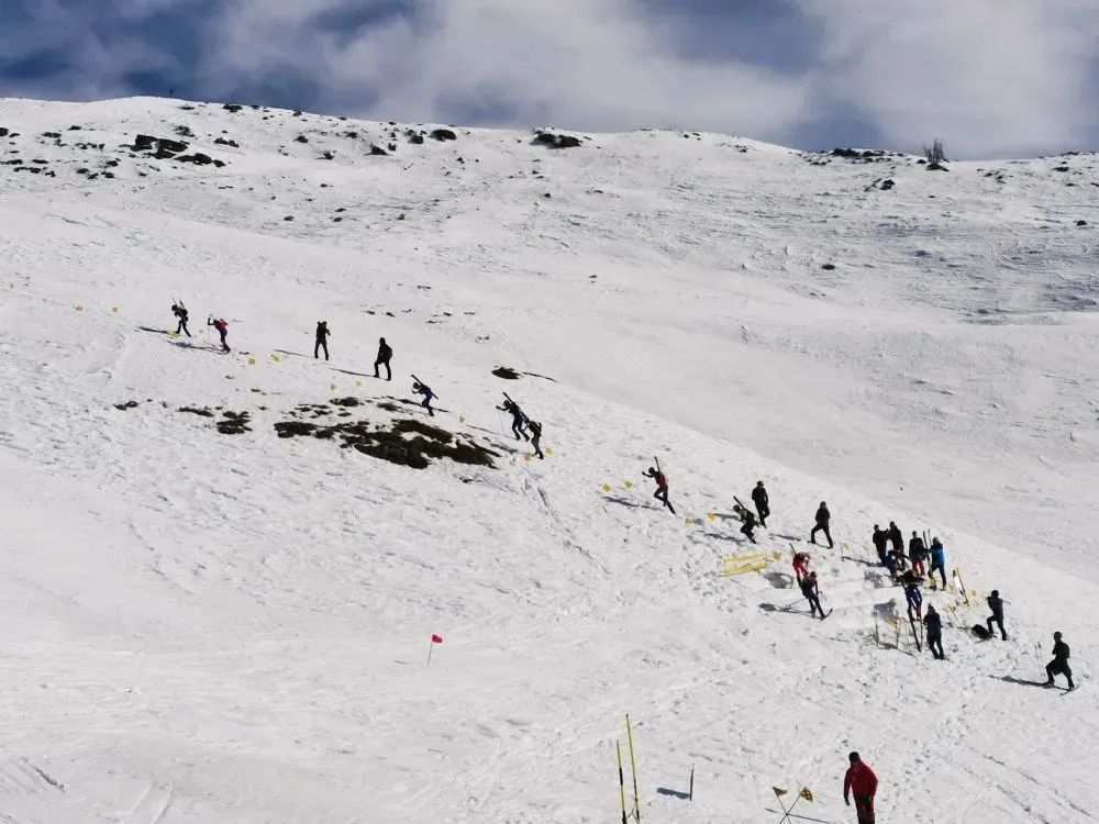 中国十大攀登雪山2026年本年度热度口碑双榜对比 中国十大攀登雪山2026年本年度热度口碑双榜对比