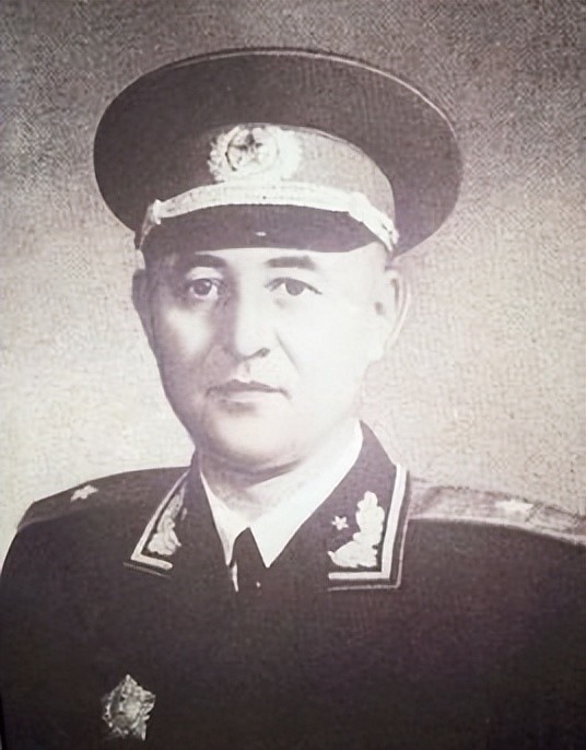新疆十大近代名人2026年本年度热度口碑双榜对比
